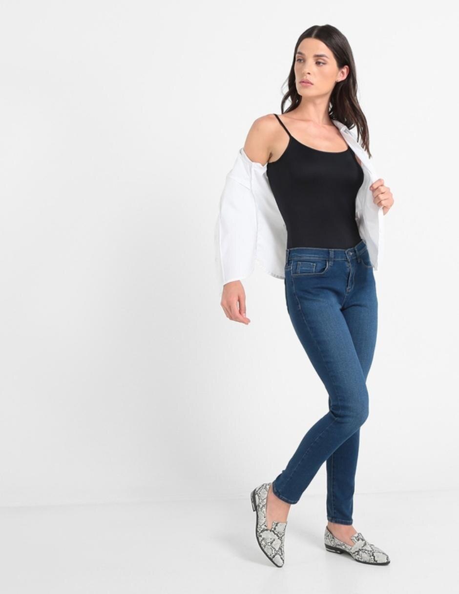 Top cuello redondo tirante delgado 3