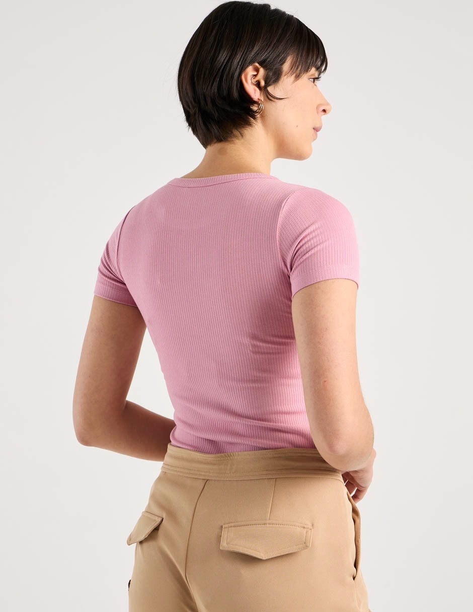 Playera manga corta Contempo cuello redondo para mujer