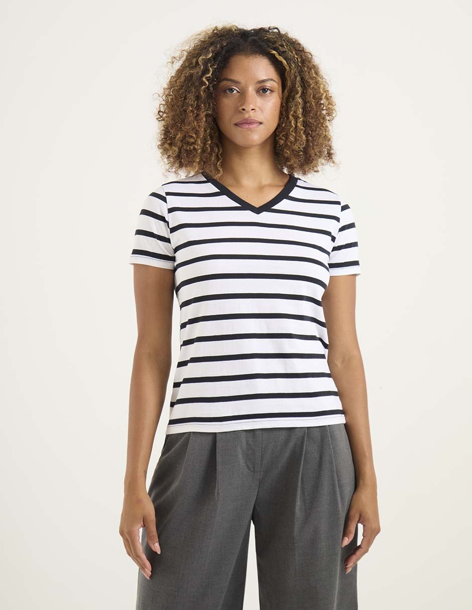 Playera manga corta cuello V para mujer Playera manga corta cuello V para mujer