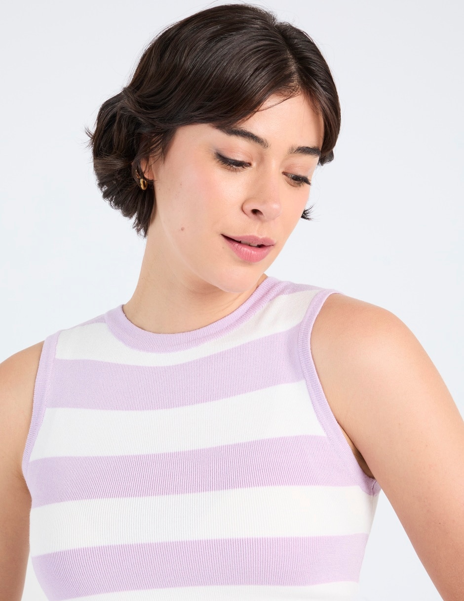 Top cuello redondo escote regular 3