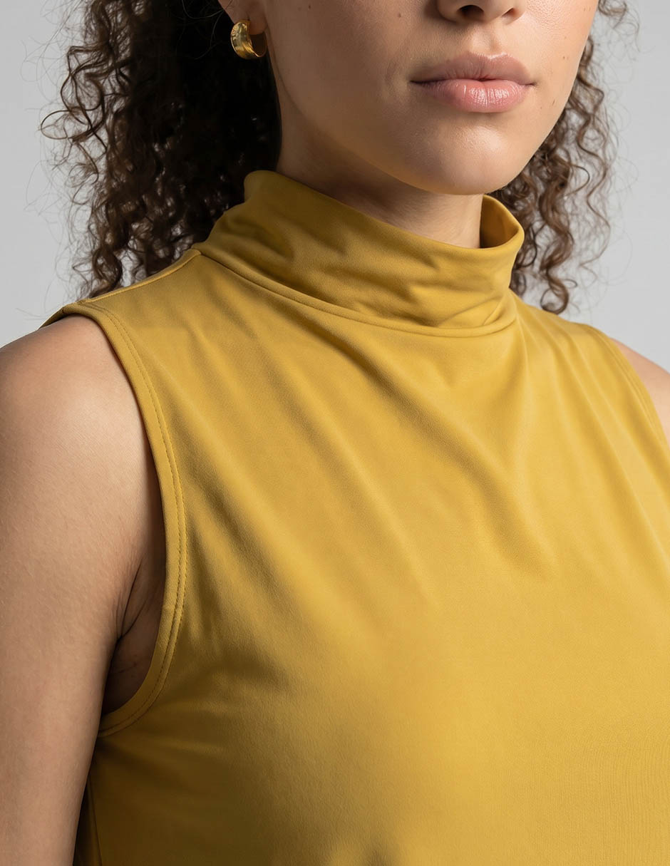 Top cuello alto tirante ancho 7