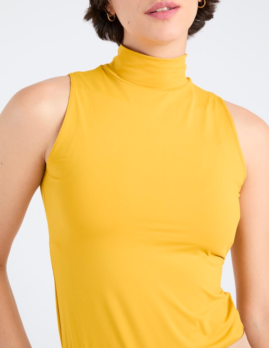 Top cuello alto tirante ancho 2