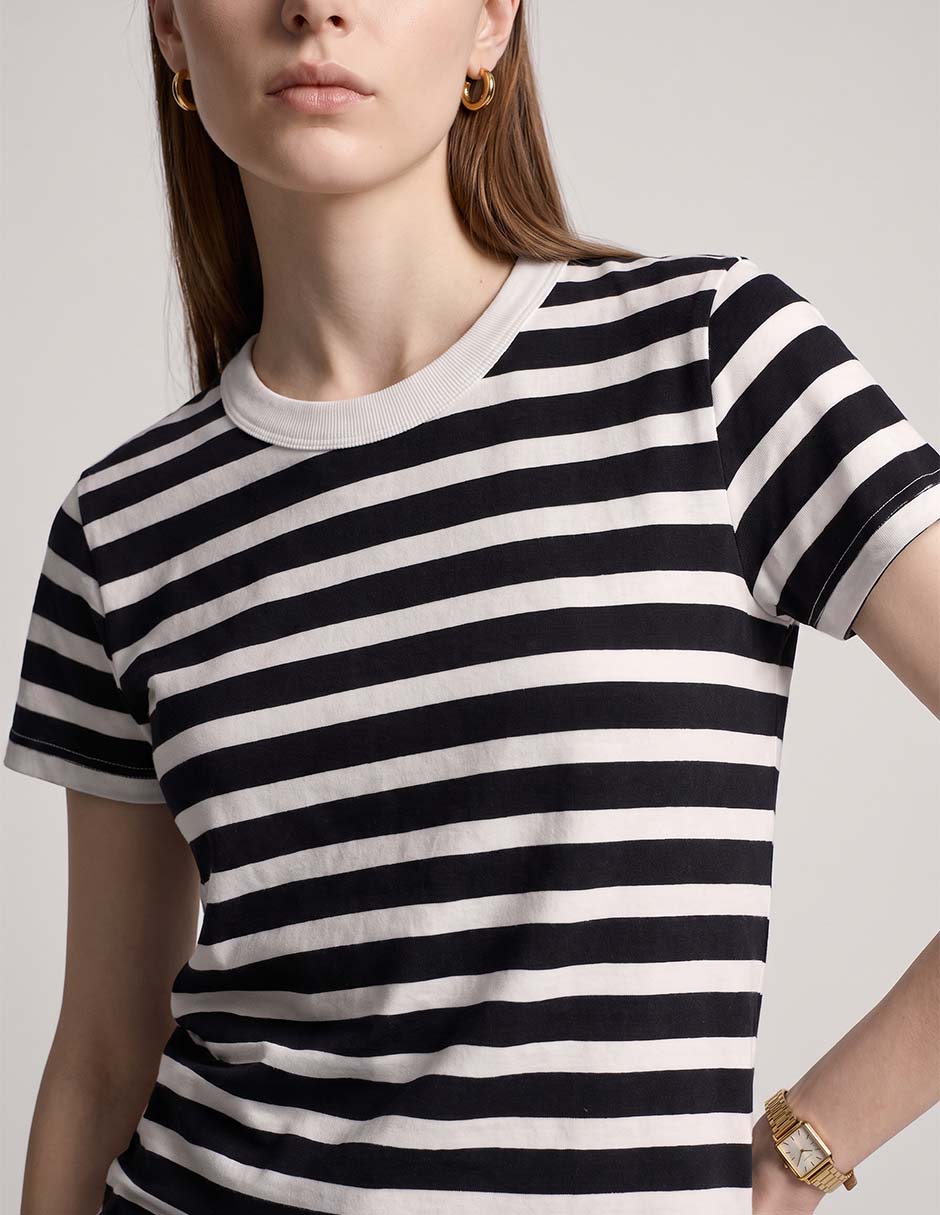 Playera manga corta cuello redondo para mujer