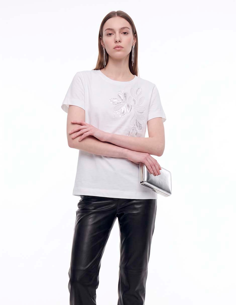 Playera manga corta cuello redondo para mujer. Playera manga corta cuello redondo para mujer.
