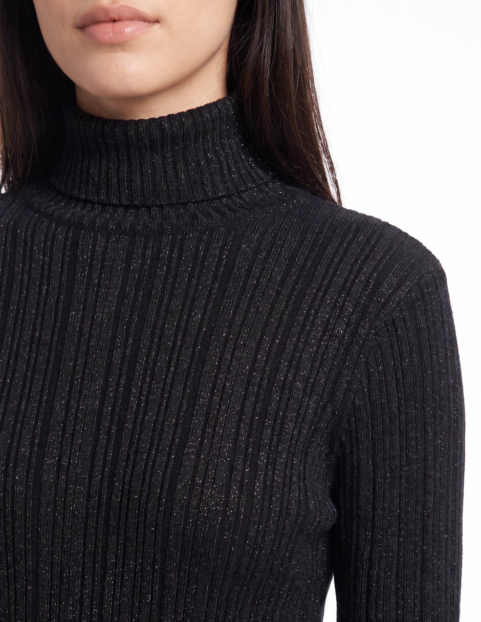 Suéter cuello tortuga para mujer 4