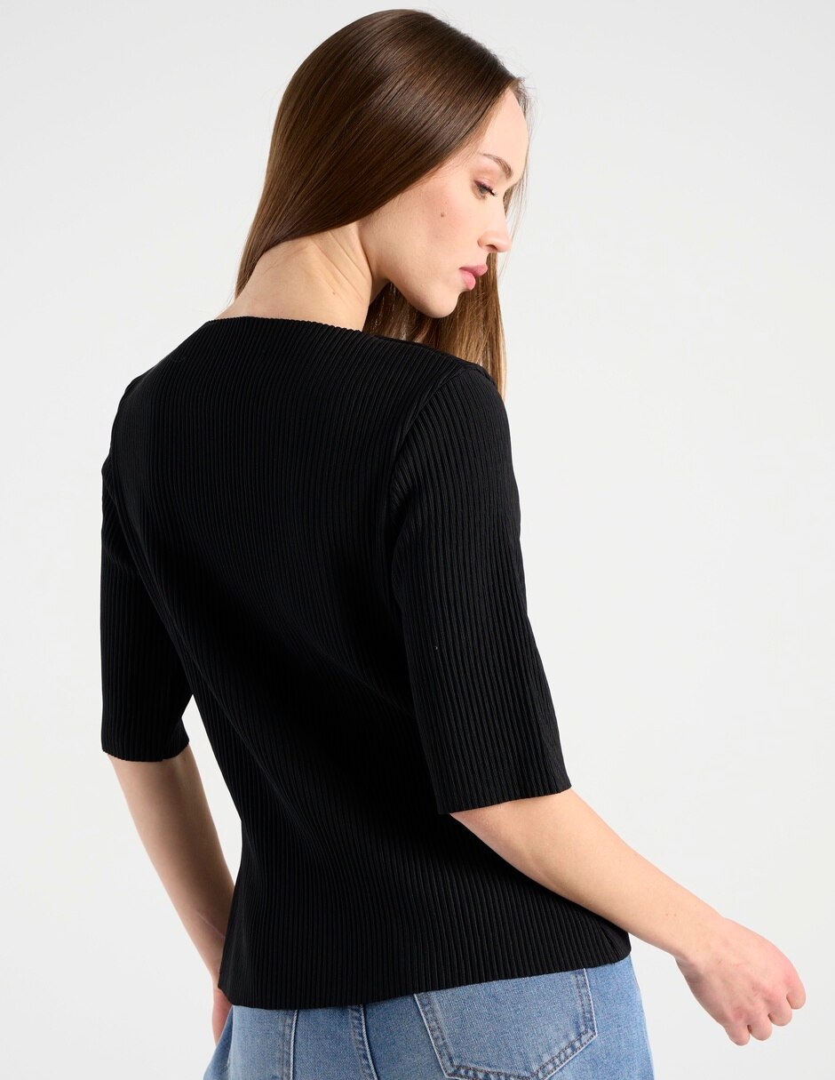 Playera manga al codo cuello ojal para mujer 6