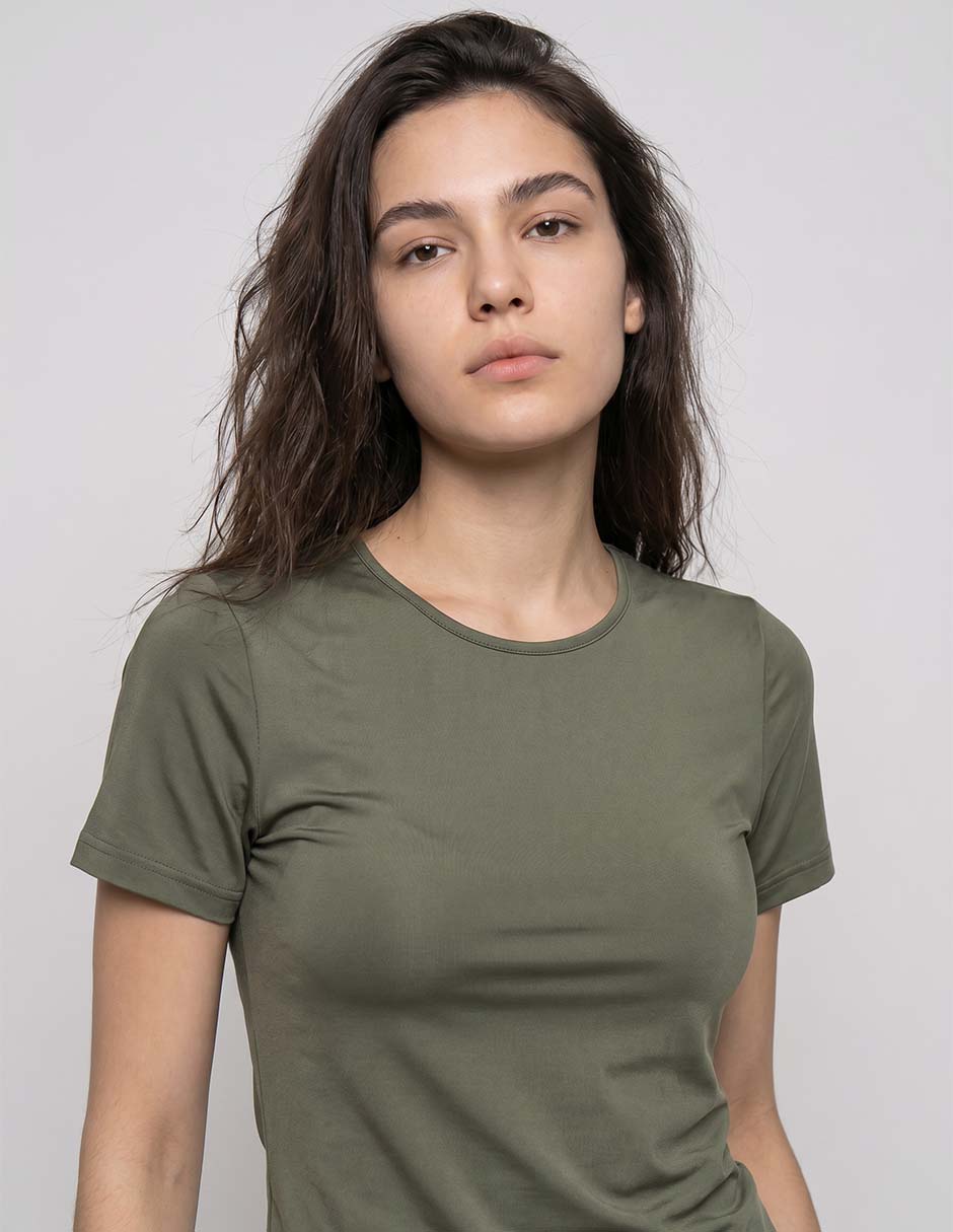 Playera cuello redondo para mujer 3